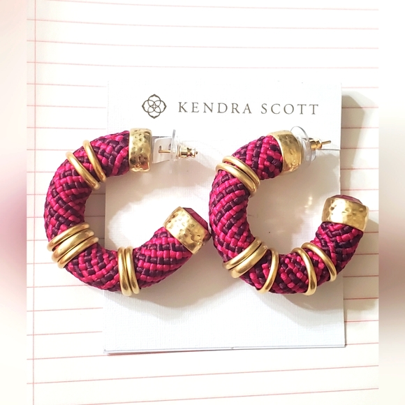 NWT 14k gold plated Kendra Scott Maya hoop earrings in orchid mix - Picture 3 of 4